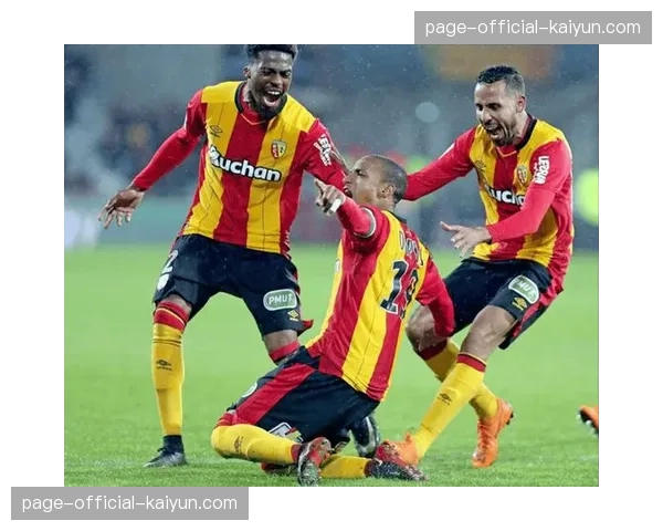 雷恩公布对阵朗斯大名单，伤愈复出的特里耶尔进入替补席